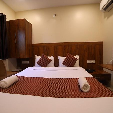 Oyo 8757 Prakash Inn Mumbai Exterior photo